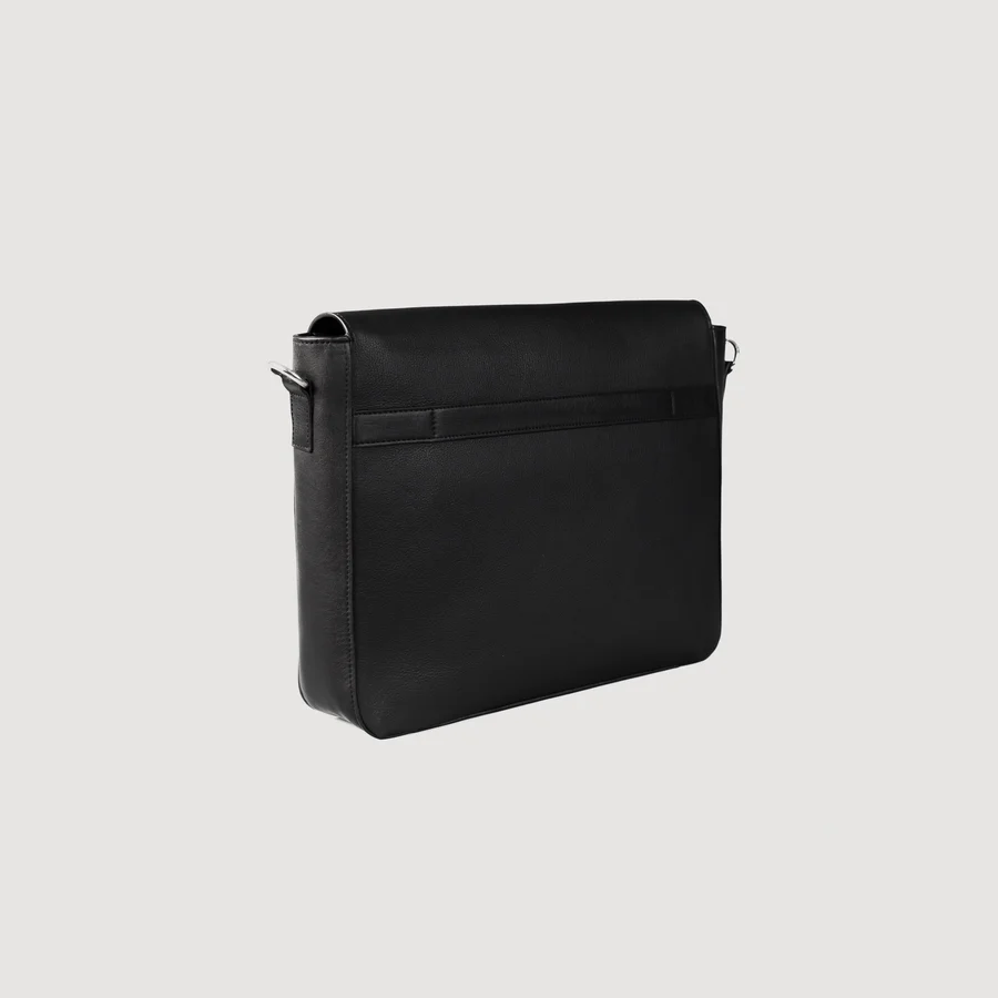 The Carismatico Black Leather Messenger Bag For Men - Image 3